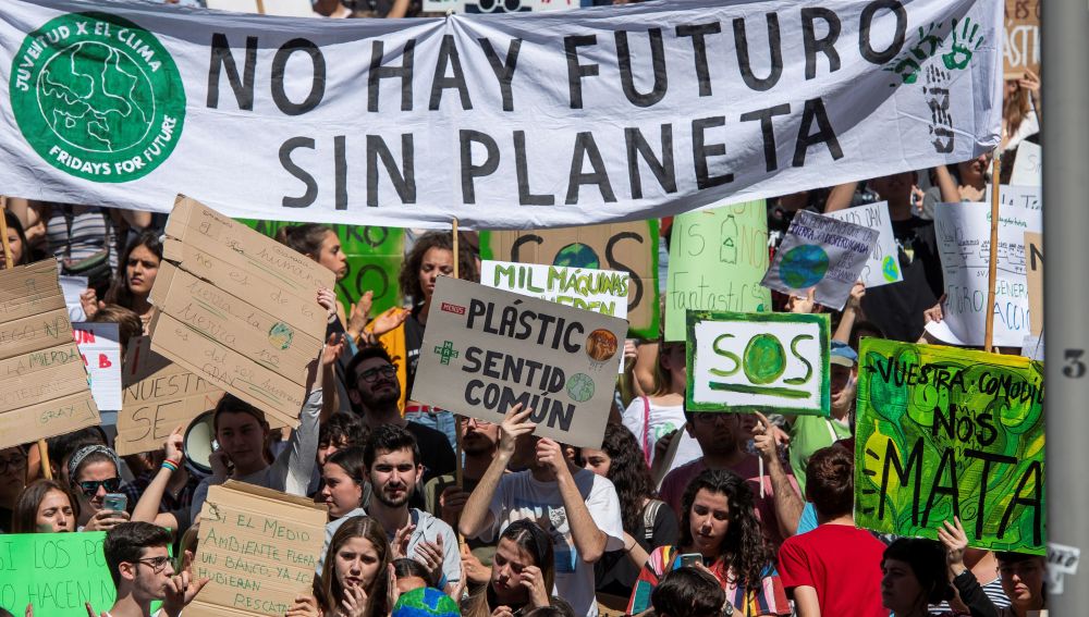 Los estudiantes piden a los políticos que "rescaten" el planeta
