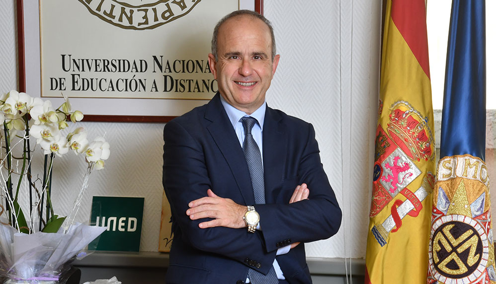 rector uned ricardo Mairal